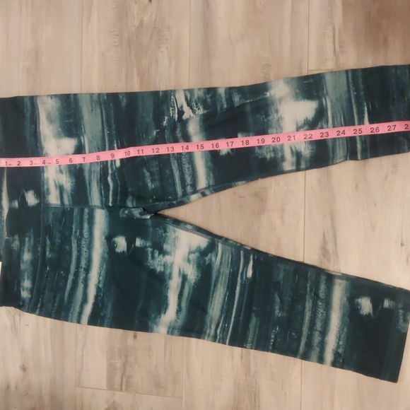 NWT Under Armour Fitted Capri - Picture 5 of 7